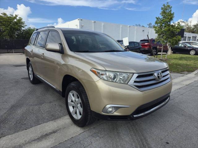 used 2012 Toyota Highlander car, priced at $13,999