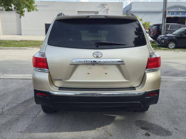 used 2012 Toyota Highlander car, priced at $13,999