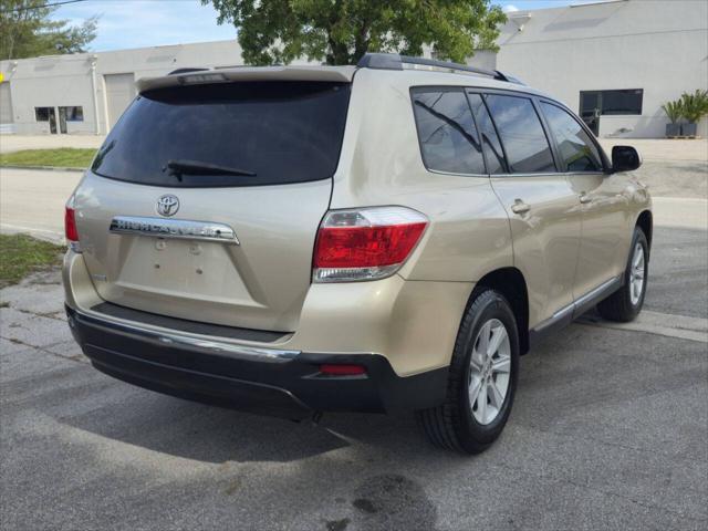 used 2012 Toyota Highlander car, priced at $13,999