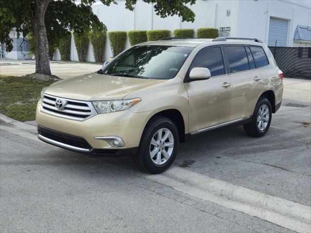 used 2012 Toyota Highlander car, priced at $13,999