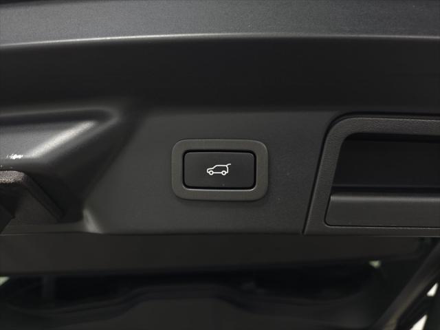 used 2021 Land Rover Range Rover Velar car, priced at $42,530
