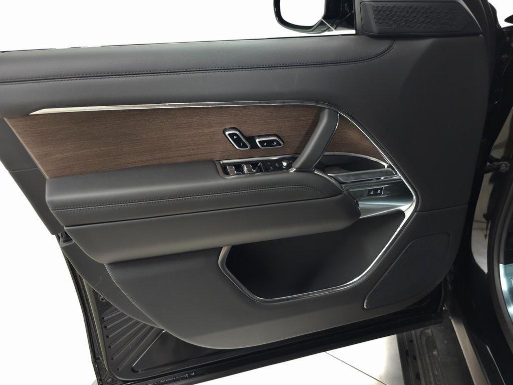 new 2025 Land Rover Range Rover car, priced at $131,435