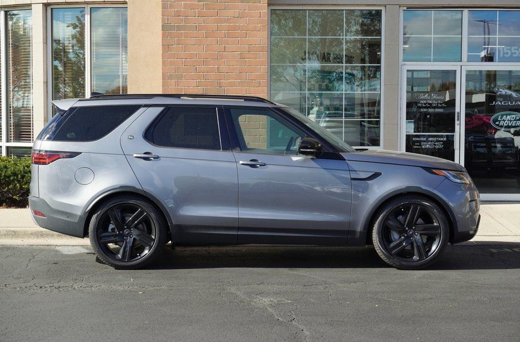 new 2025 Land Rover Discovery car