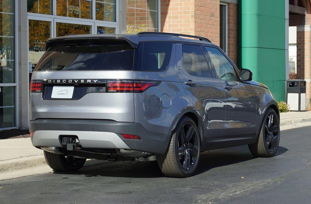 new 2025 Land Rover Discovery car
