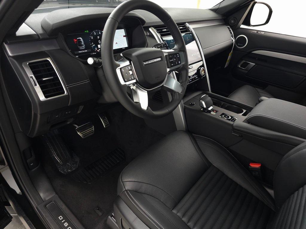 new 2025 Land Rover Discovery car, priced at $70,793