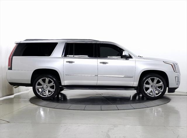 used 2020 Cadillac Escalade ESV car, priced at $37,536