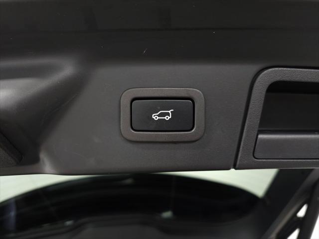 used 2022 Land Rover Range Rover Velar car, priced at $41,990