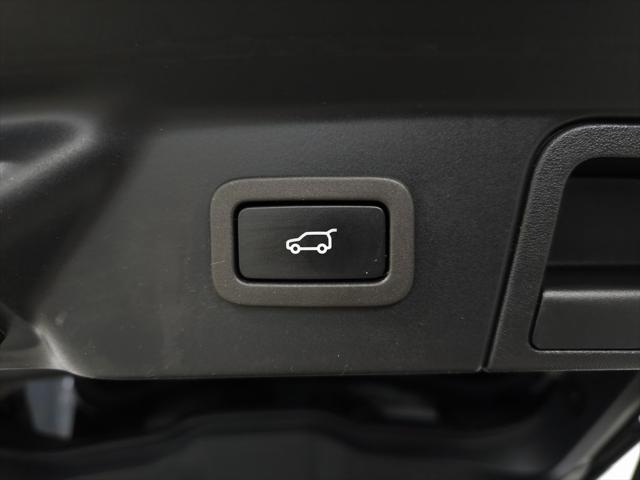 used 2022 Land Rover Range Rover Velar car, priced at $39,890