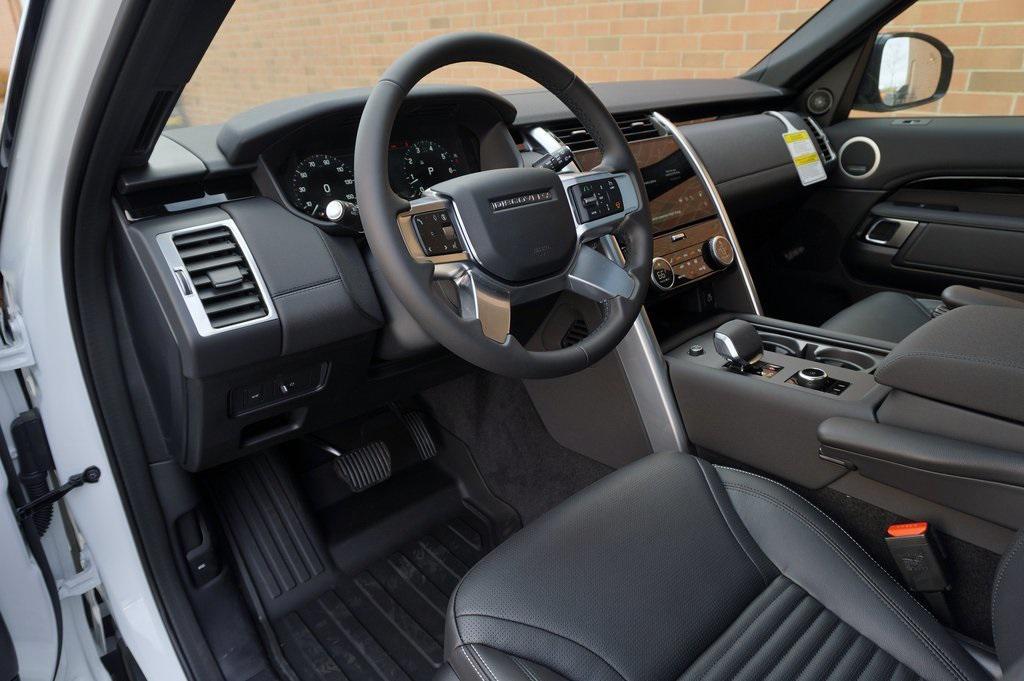 new 2025 Land Rover Discovery car, priced at $65,000