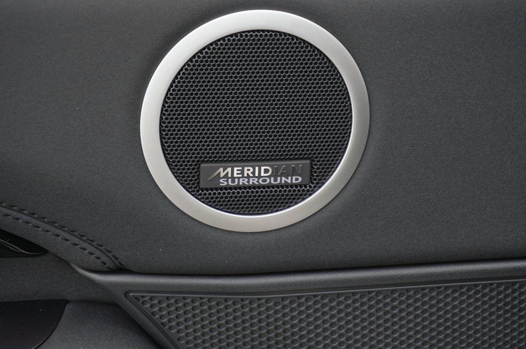 new 2025 Land Rover Discovery car, priced at $65,000