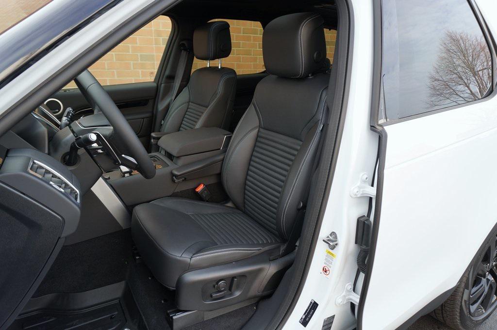 new 2025 Land Rover Discovery car, priced at $65,000