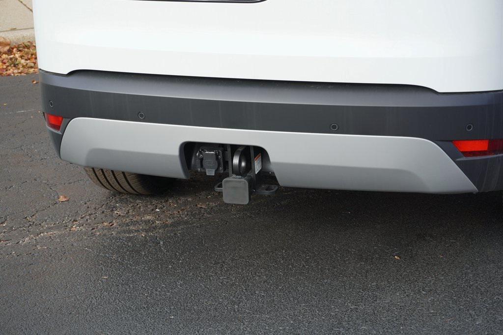 new 2025 Land Rover Discovery car, priced at $65,000