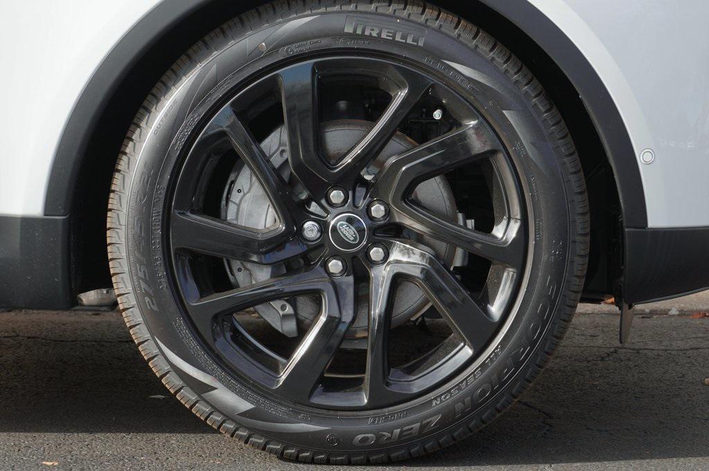 new 2025 Land Rover Discovery car, priced at $65,000