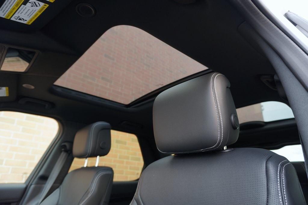 new 2025 Land Rover Discovery car, priced at $65,000