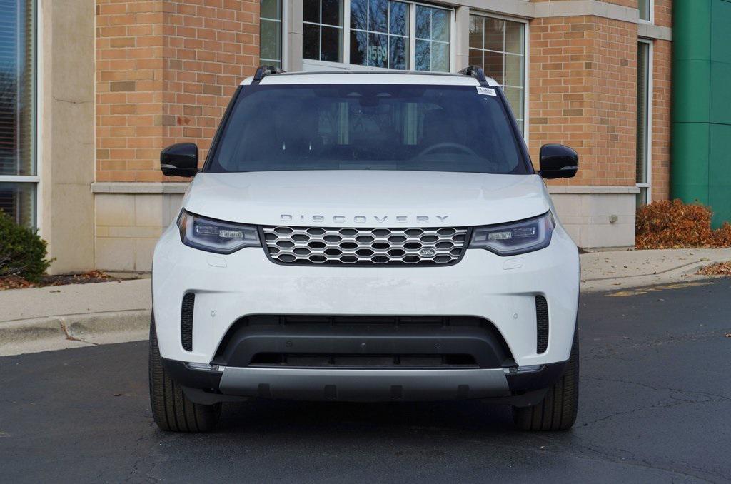 new 2025 Land Rover Discovery car, priced at $65,000