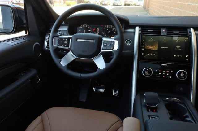 new 2024 Land Rover Discovery car, priced at $68,933