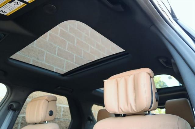used 2024 Land Rover Discovery car, priced at $59,200