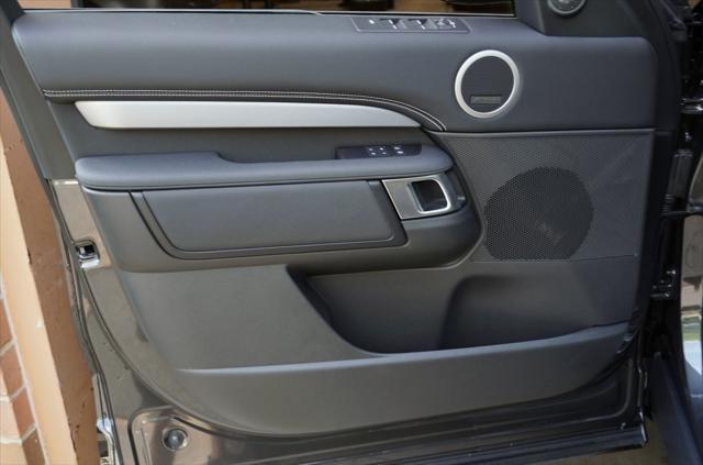 new 2025 Land Rover Discovery car, priced at $72,713
