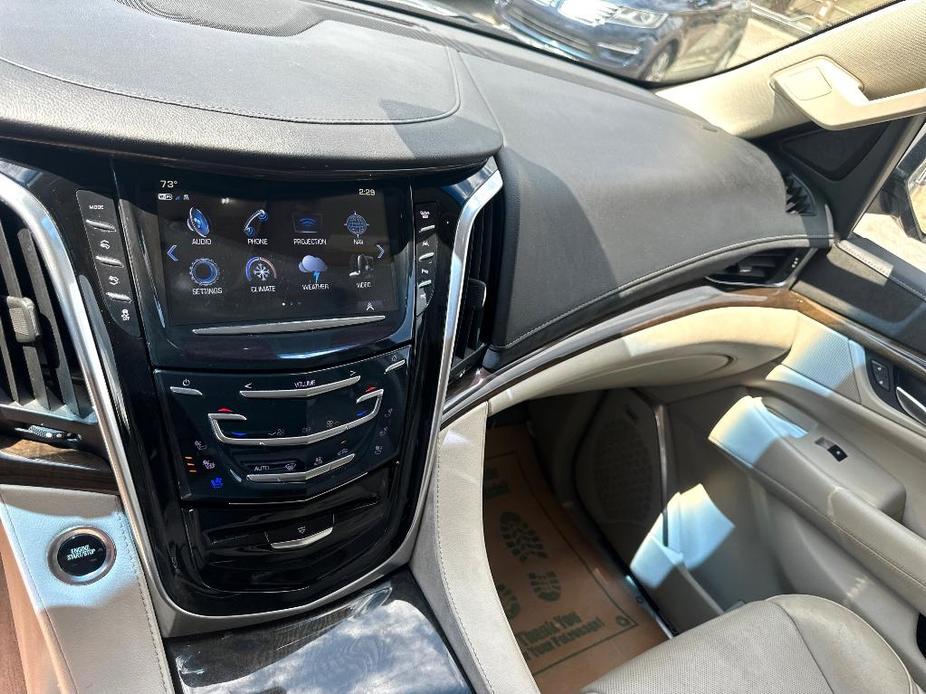 used 2018 Cadillac Escalade ESV car, priced at $31,400