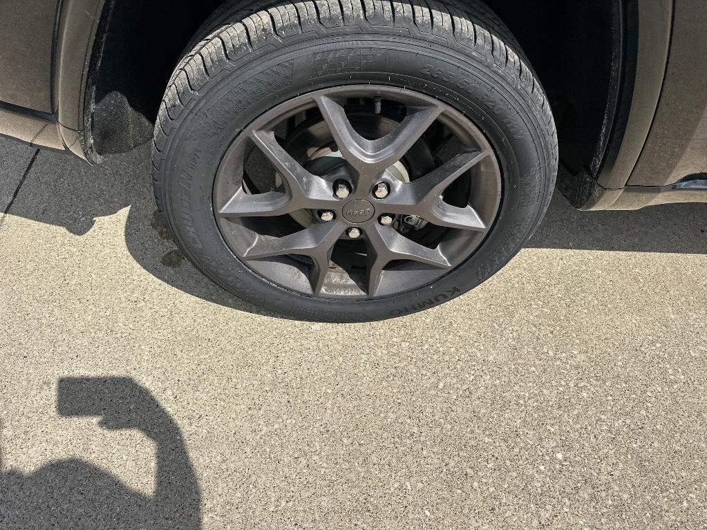 used 2021 Jeep Grand Cherokee car, priced at $25,000