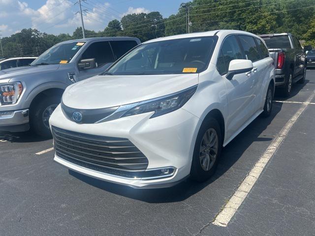 used 2024 Toyota Sienna car, priced at $43,700