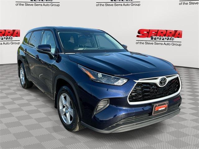 used 2022 Toyota Highlander car, priced at $29,900