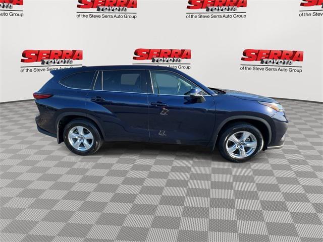 used 2022 Toyota Highlander car, priced at $29,600