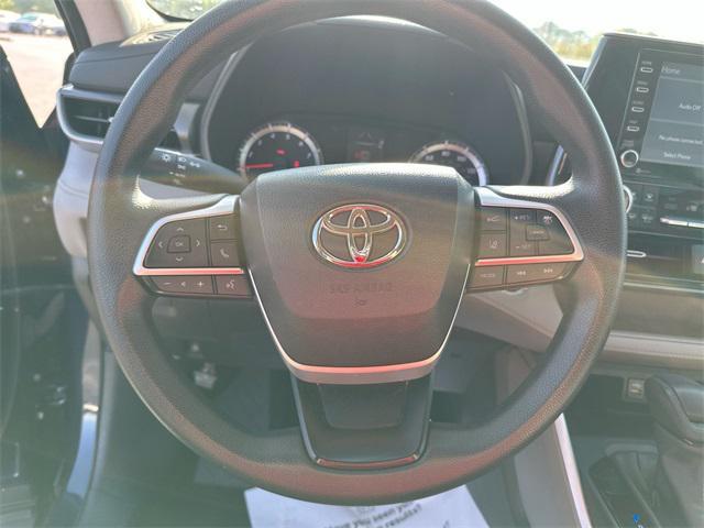 used 2022 Toyota Highlander car, priced at $29,600