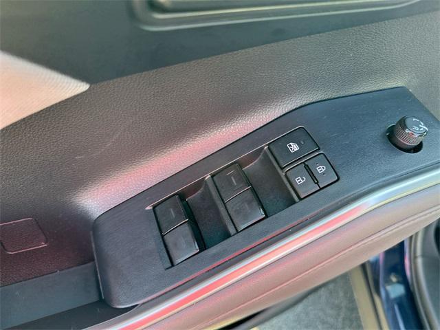 used 2022 Toyota Highlander car, priced at $29,600