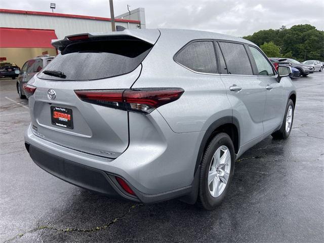 used 2024 Toyota Highlander car, priced at $40,900