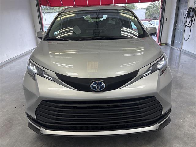 new 2025 Toyota Sienna car, priced at $51,097
