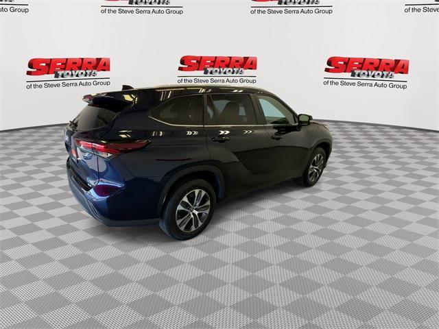 used 2024 Toyota Highlander car, priced at $42,900