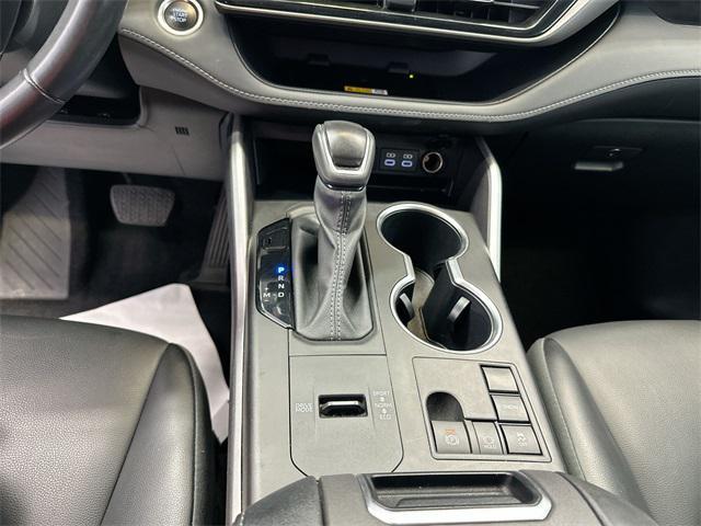used 2024 Toyota Highlander car, priced at $42,900