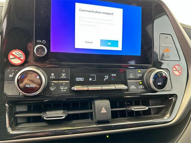 used 2024 Toyota Highlander car, priced at $42,900