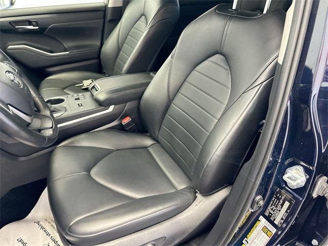 used 2024 Toyota Highlander car, priced at $42,900