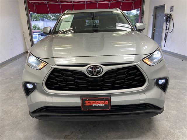 used 2024 Toyota Highlander car, priced at $41,900