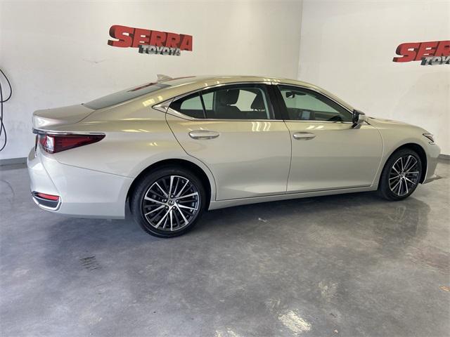 used 2024 Lexus ES 250 car, priced at $37,916