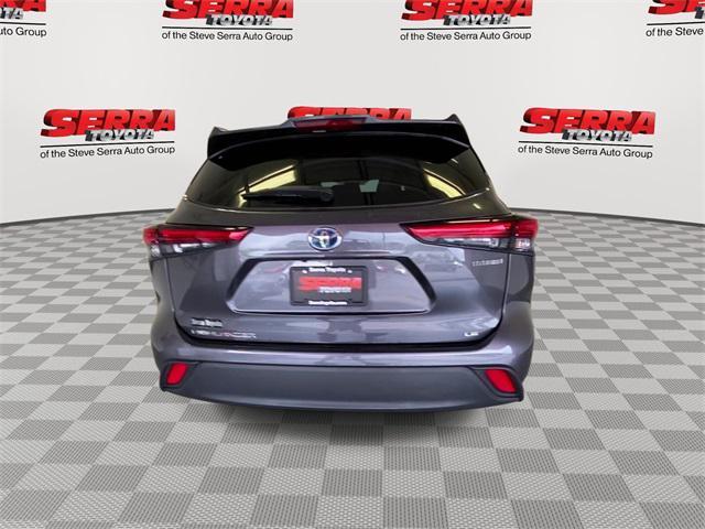 used 2023 Toyota Highlander Hybrid car, priced at $35,900