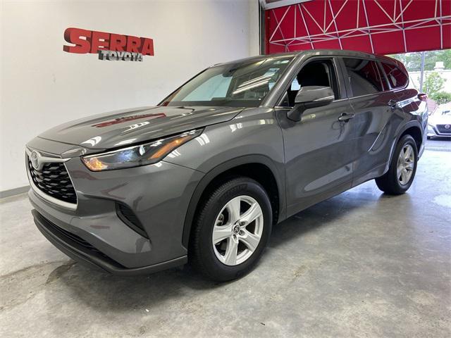 used 2023 Toyota Highlander car, priced at $38,900