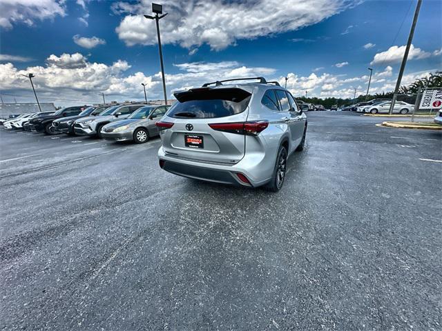 used 2023 Toyota Highlander car, priced at $31,900