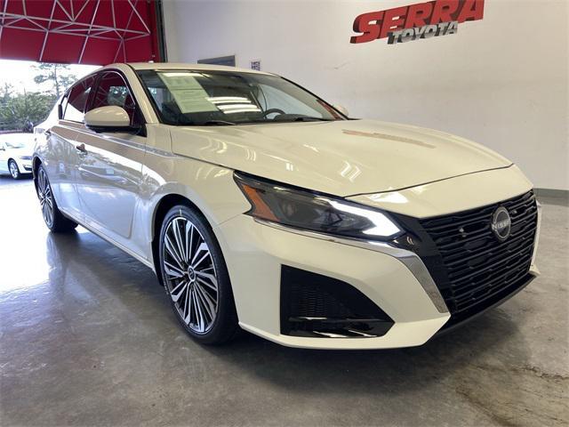 used 2023 Nissan Altima car, priced at $21,700