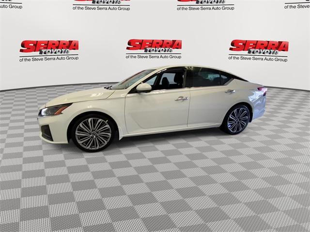used 2023 Nissan Altima car, priced at $21,700