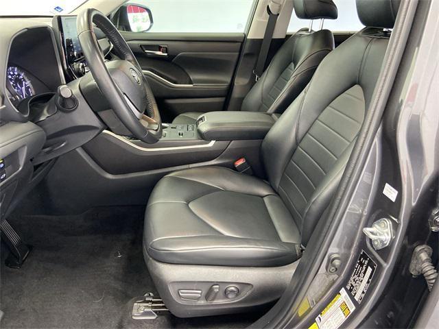 used 2022 Toyota Highlander car, priced at $35,800