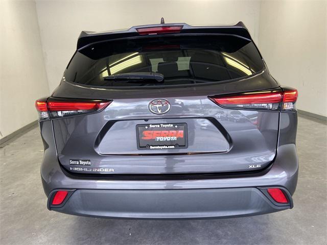 used 2022 Toyota Highlander car, priced at $35,800
