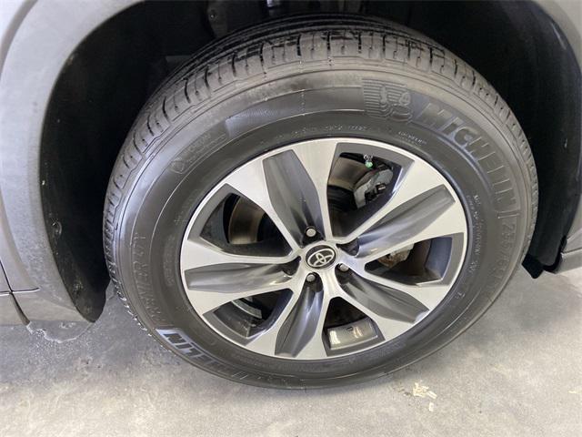 used 2022 Toyota Highlander car, priced at $35,800