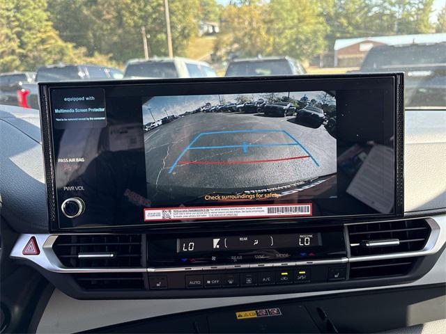 new 2025 Toyota Sienna car, priced at $51,022