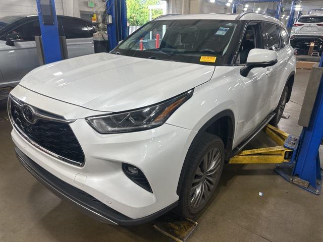 used 2023 Toyota Highlander car, priced at $37,900