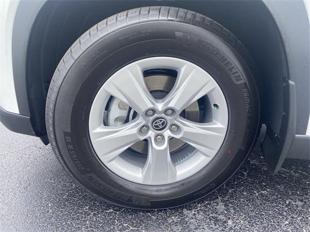 used 2025 Toyota Highlander car, priced at $47,900