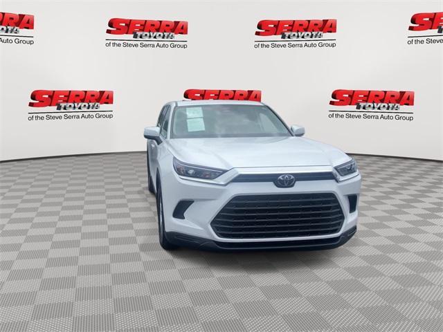 used 2025 Toyota Highlander car, priced at $47,900