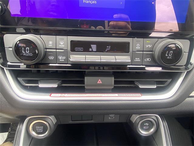 used 2025 Toyota Highlander car, priced at $47,900